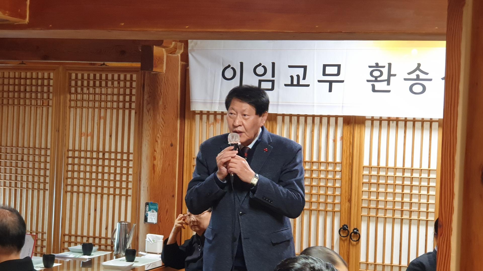 첨부